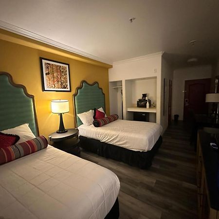 Howard Johnson By Wyndham Bakersfield Ngoại thất bức ảnh