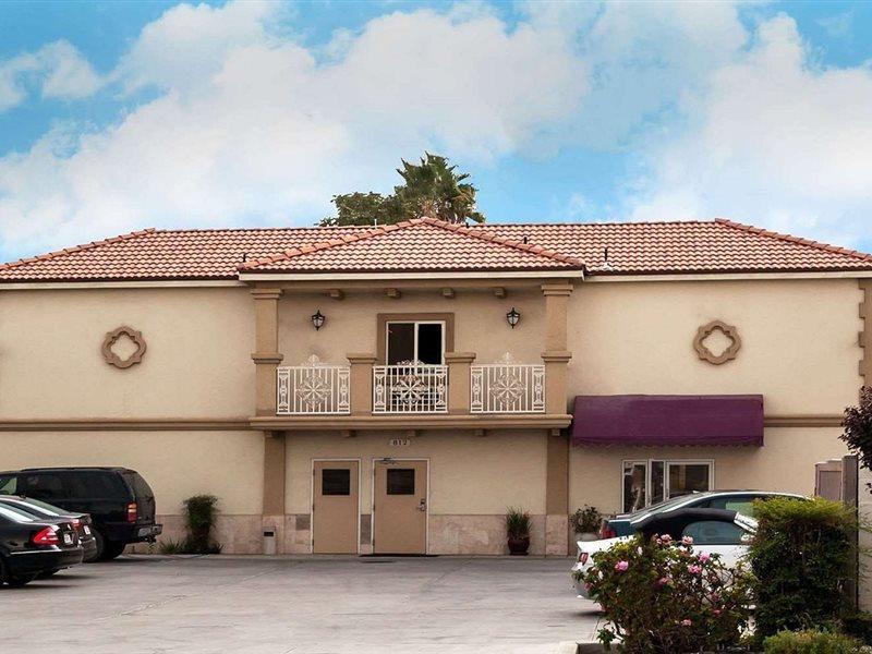 Howard Johnson By Wyndham Bakersfield Ngoại thất bức ảnh