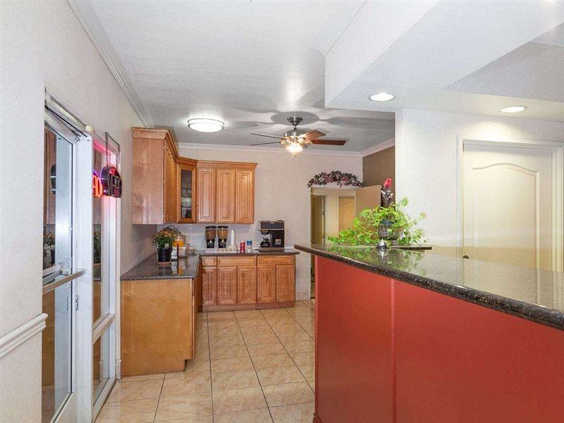Howard Johnson By Wyndham Bakersfield Ngoại thất bức ảnh