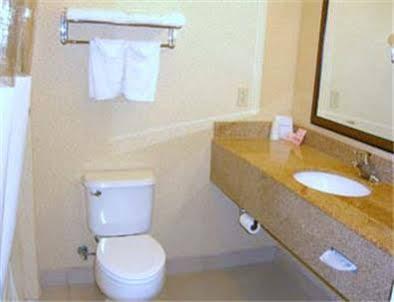 Howard Johnson By Wyndham Bakersfield Ngoại thất bức ảnh